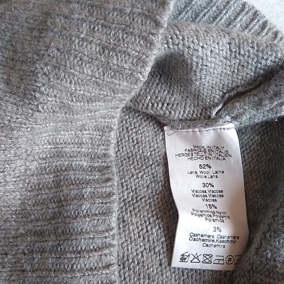 Brandy Melville Bernadette Sweater in Gray with Red Navy Stripe - Picture 7 of 10